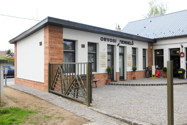 nőgy&oacute;gy&aacute;szati rendelő ny&iacute;regyh&aacute;za 004